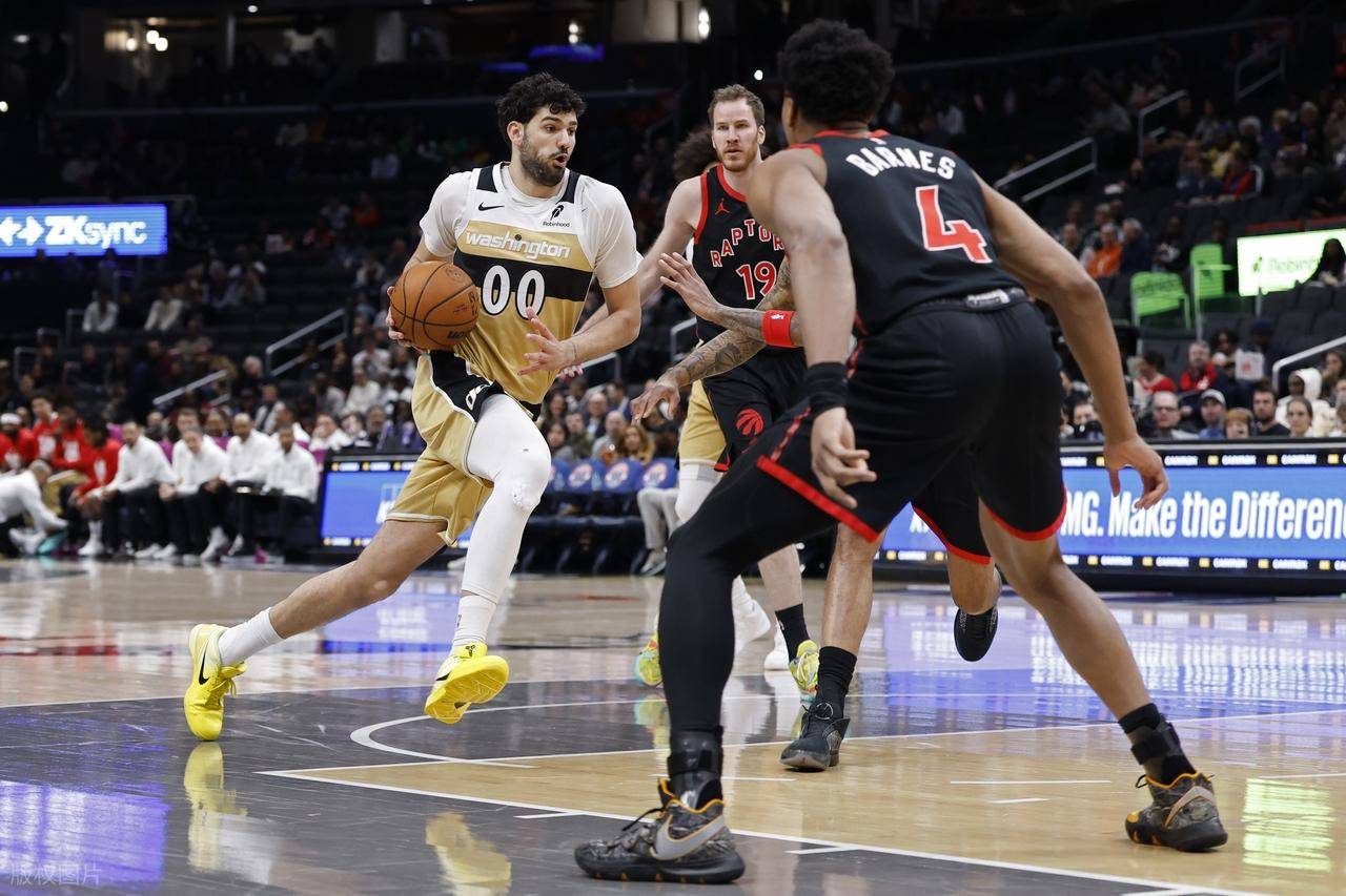 开云-包含多伦多猛龙围绕欧联豪取连胜风云突变密尔沃基雄鹿赛前遗憾出局，现场解说直呼：今晨奥兰多魔术手感冰凉的词条